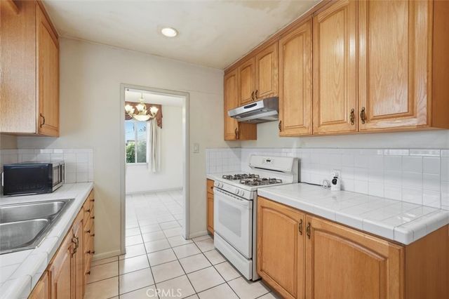 3755 S Bentley, Los Angeles, CA 90034
