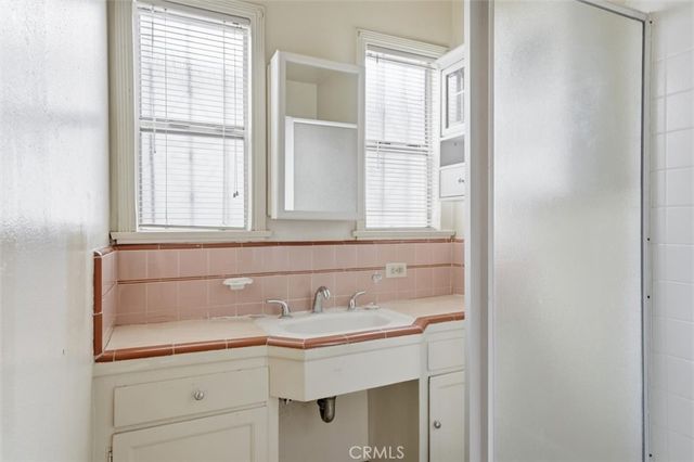 3755 S Bentley, Los Angeles, CA 90034