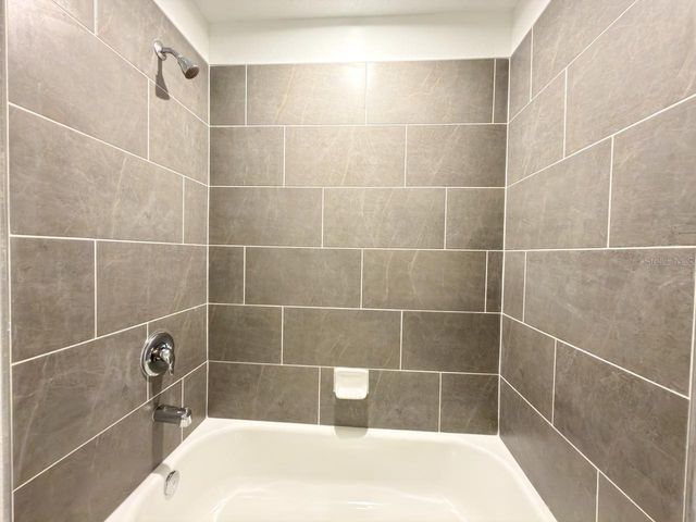 1327 NORMANDY DR, Haines City, FL 33844