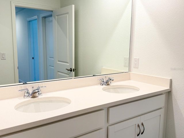 1327 NORMANDY DR, Haines City, FL 33844