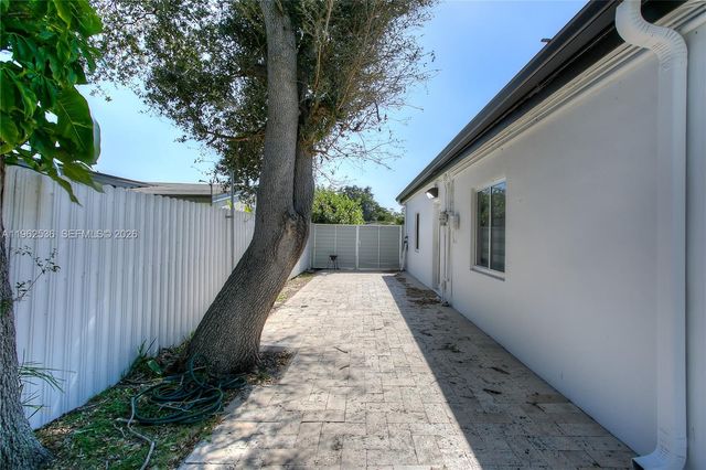 1445 NE 181st St 1415, North Miami Beach, FL 33162