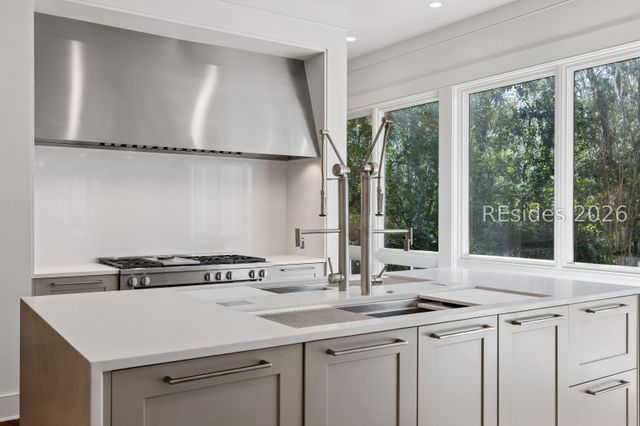 9 Rice Gate Cir, Okatie, SC 29909