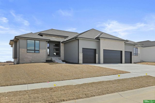 5915 N 197th Street, Elkhorn, NE 68022