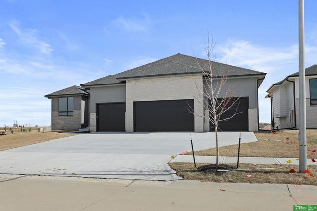 5915 N 197th Street, Elkhorn, NE 68022