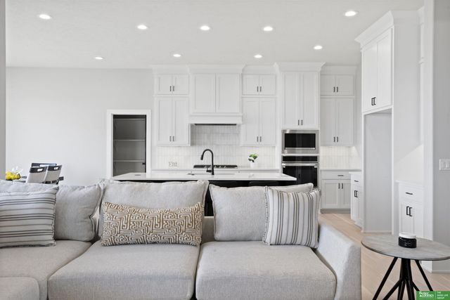 5915 N 197th Street, Elkhorn, NE 68022