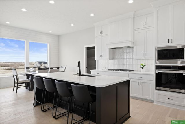 5915 N 197th Street, Elkhorn, NE 68022