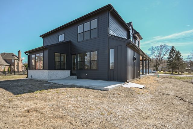 62 Miller Road, Lake Zurich, IL 60047