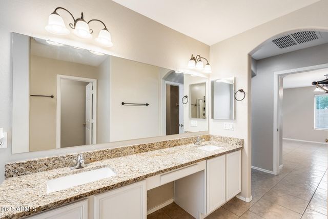 1824 W LYDIA Lane, Phoenix, AZ 85041