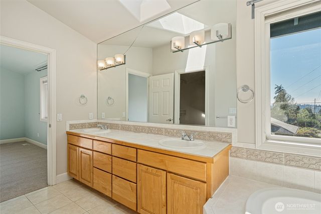 11633 SE 76th Court, Newcastle, WA 98056