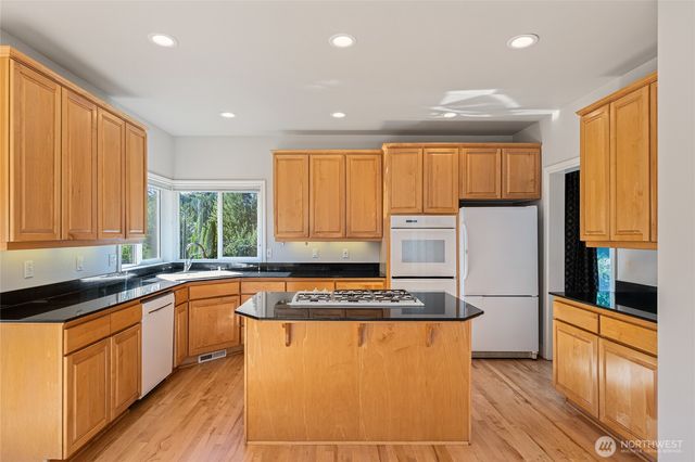11633 SE 76th Court, Newcastle, WA 98056