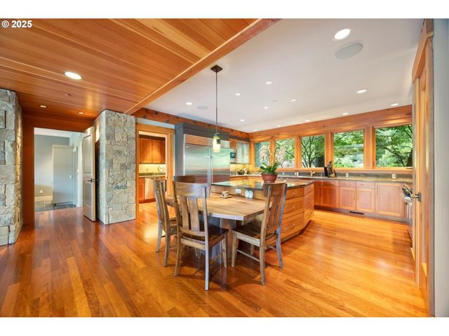 4115 CALAROGA Ct, West Linn, OR 97068