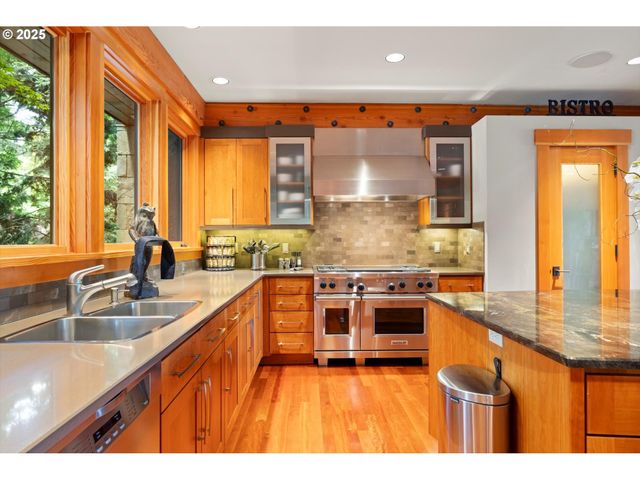 4115 CALAROGA Ct, West Linn, OR 97068