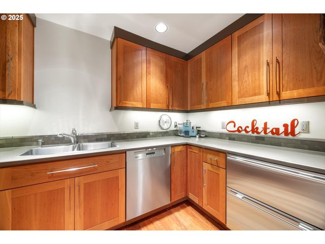 4115 CALAROGA Ct, West Linn, OR 97068