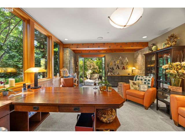 4115 CALAROGA Ct, West Linn, OR 97068