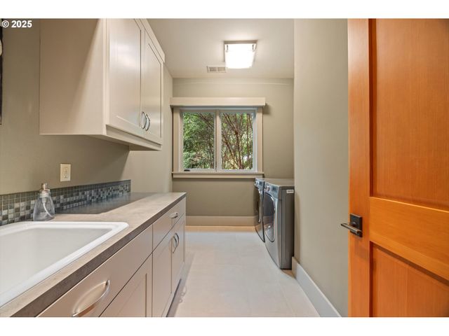 4115 CALAROGA Ct, West Linn, OR 97068