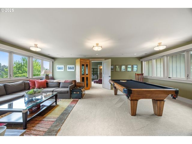 4115 CALAROGA Ct, West Linn, OR 97068