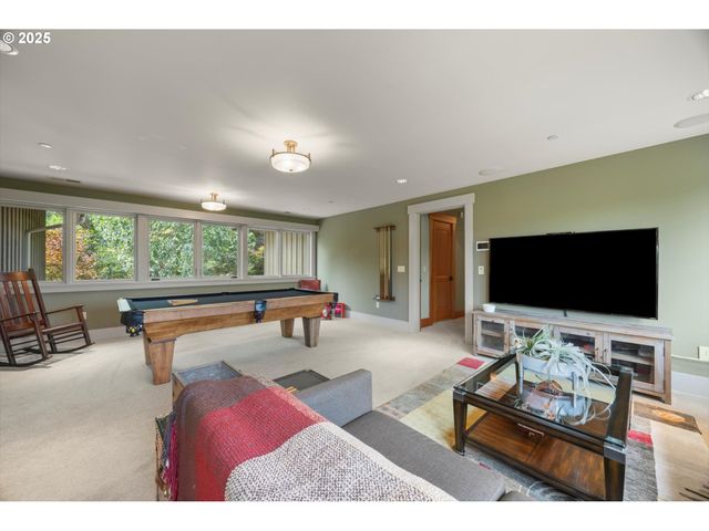 4115 CALAROGA Ct, West Linn, OR 97068