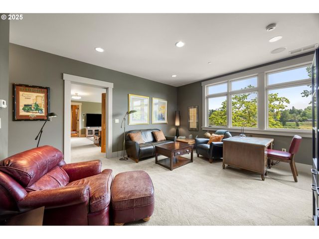 4115 CALAROGA Ct, West Linn, OR 97068