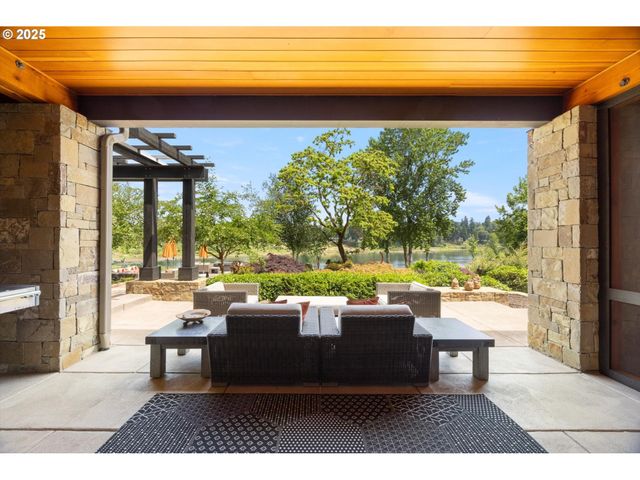 4115 CALAROGA Ct, West Linn, OR 97068