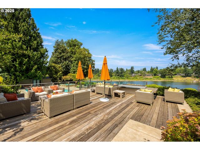 4115 CALAROGA Ct, West Linn, OR 97068