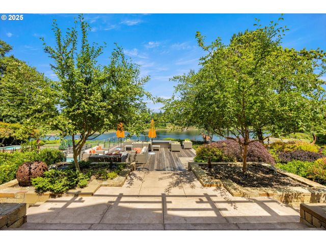 4115 CALAROGA Ct, West Linn, OR 97068