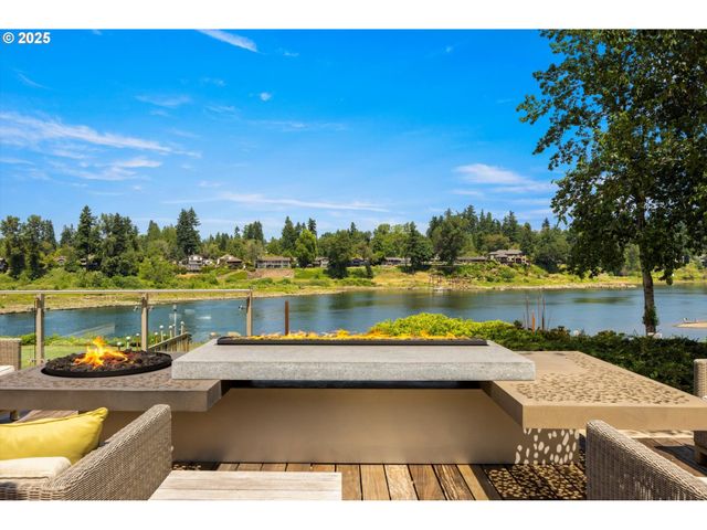 4115 CALAROGA Ct, West Linn, OR 97068