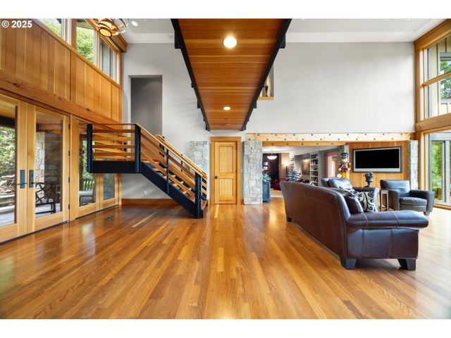 4115 CALAROGA Ct, West Linn, OR 97068