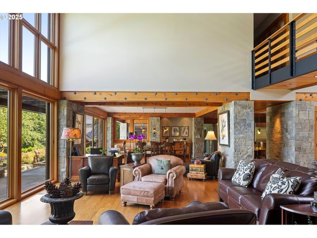 4115 CALAROGA Ct, West Linn, OR 97068