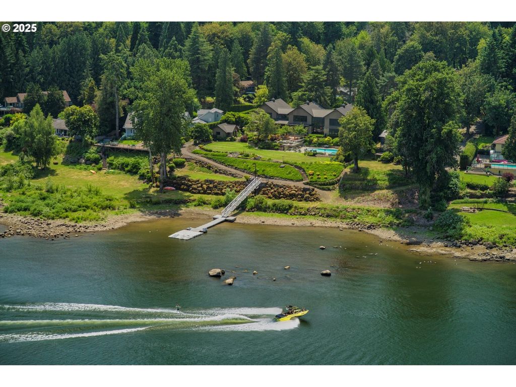 4115 CALAROGA Ct, West Linn, OR 97068