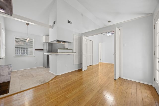 1110 W 22nd ST 12, Austin, TX 78705