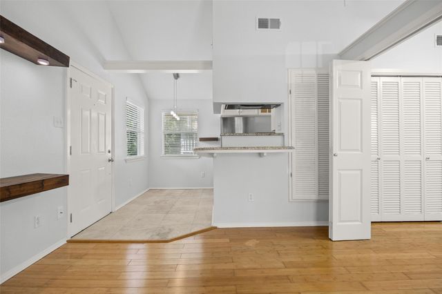 1110 W 22nd ST 12, Austin, TX 78705