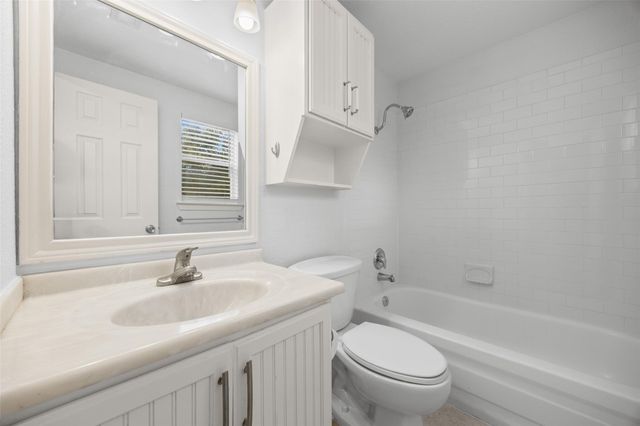 1110 W 22nd ST 12, Austin, TX 78705