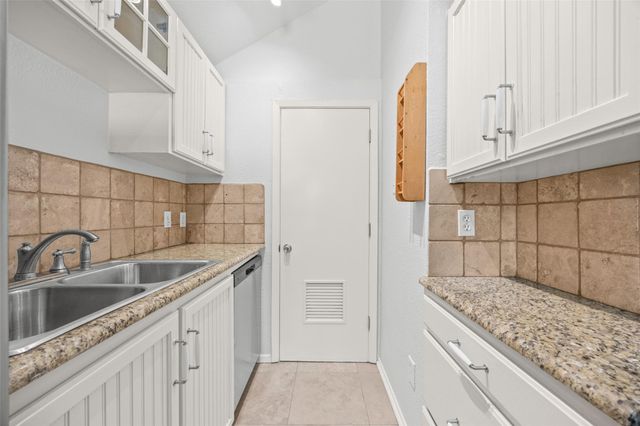 1110 W 22nd ST 12, Austin, TX 78705