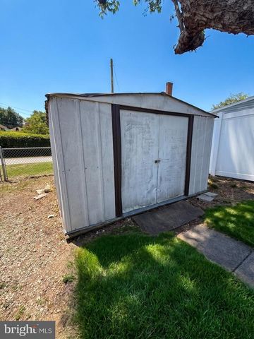 106 ALLEGHENY AVE, Hanover, PA 17331