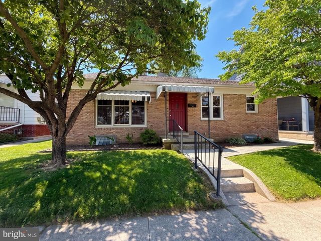 106 ALLEGHENY AVE, Hanover, PA 17331