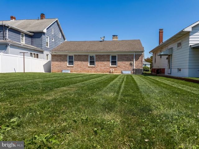 106 ALLEGHENY AVE, Hanover, PA 17331