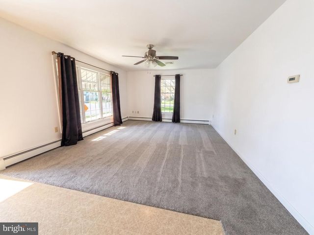 106 ALLEGHENY AVE, Hanover, PA 17331
