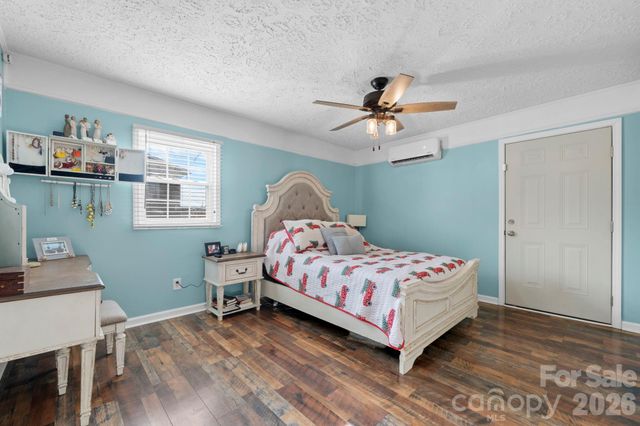 419 Hudson Heights, Hudson, NC 28638