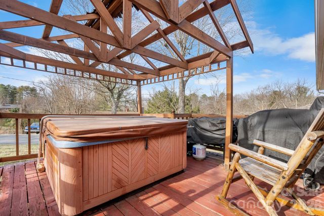 419 Hudson Heights, Hudson, NC 28638