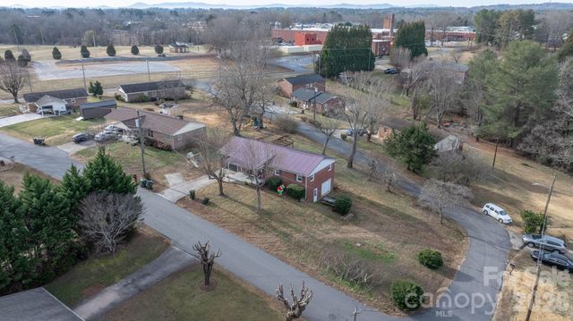 419 Hudson Heights, Hudson, NC 28638