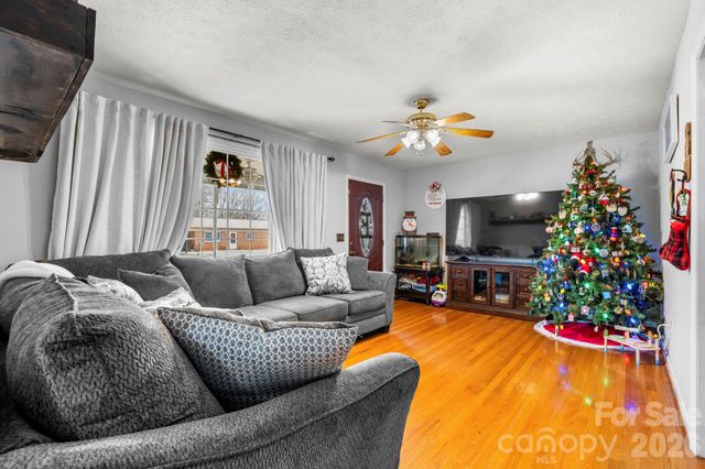 419 Hudson Heights, Hudson, NC 28638