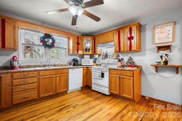 419 Hudson Heights, Hudson, NC 28638