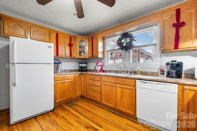 419 Hudson Heights, Hudson, NC 28638