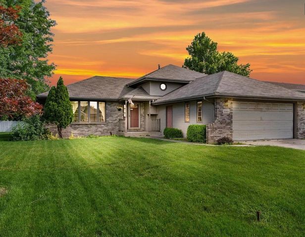448 Siebert Drive, Schererville, IN 46375