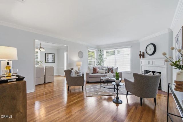 1010 Roxbury Drive, Pasadena, CA 91104