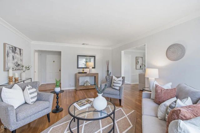 1010 Roxbury Drive, Pasadena, CA 91104
