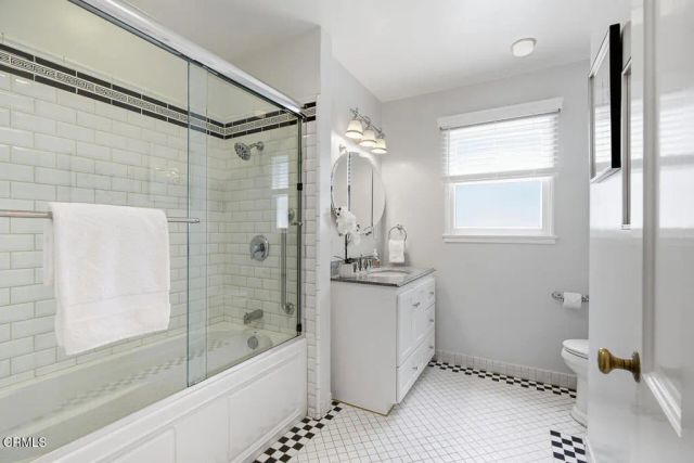 1010 Roxbury Drive, Pasadena, CA 91104