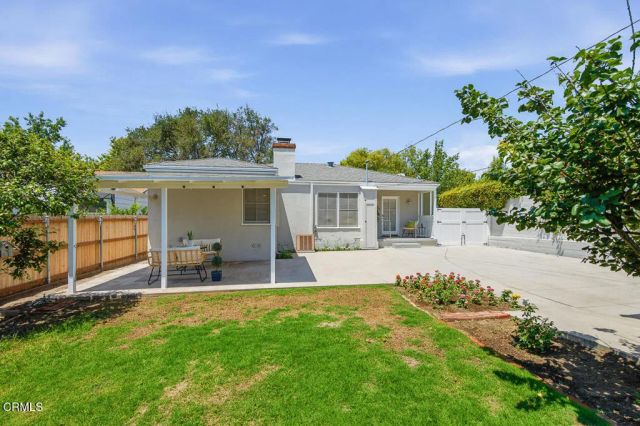 1010 Roxbury Drive, Pasadena, CA 91104