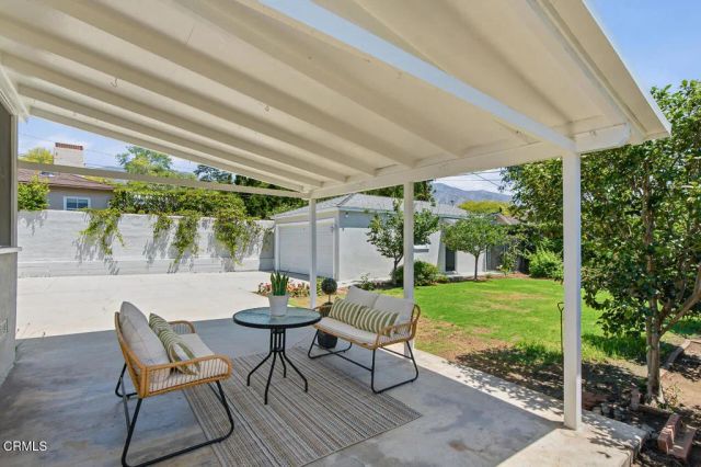 1010 Roxbury Drive, Pasadena, CA 91104