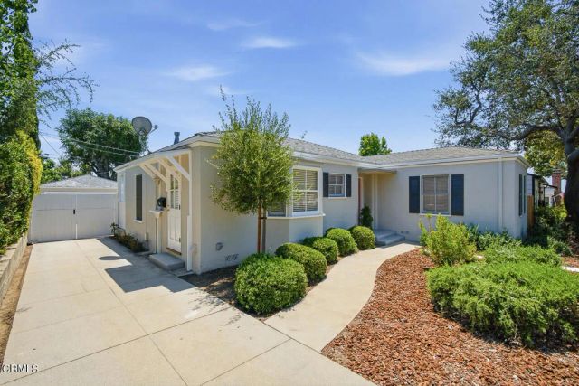 1010 Roxbury Drive, Pasadena, CA 91104
